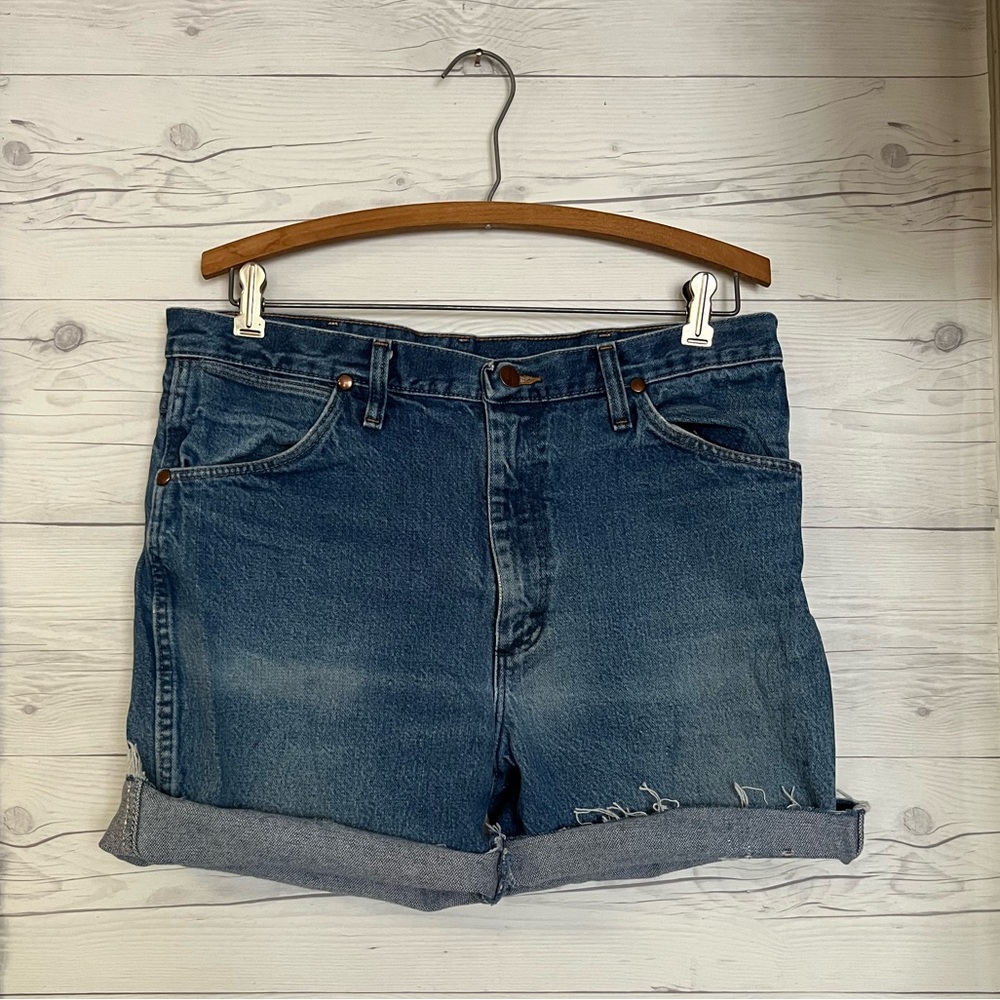 Vtg Wrangler Jean Shorts Cut Off Distressed Denim High Waist 34”